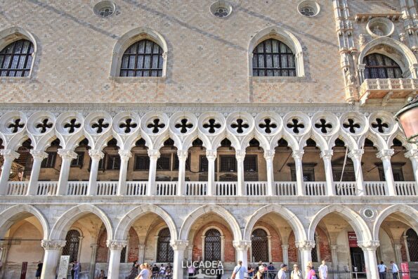 I colonnati del Palazzo Ducale di Venezia