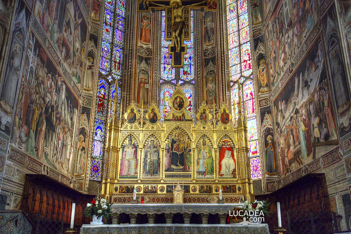 L'Altare Maggiore della Basilica di Santa Croce a Firenze