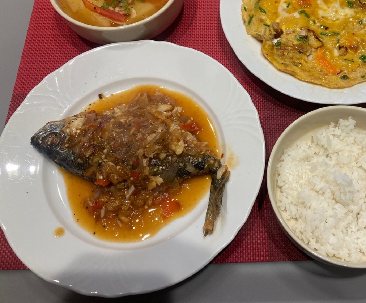 Ricetta Vietnamita: pesce fritto con salsa acida e piccante