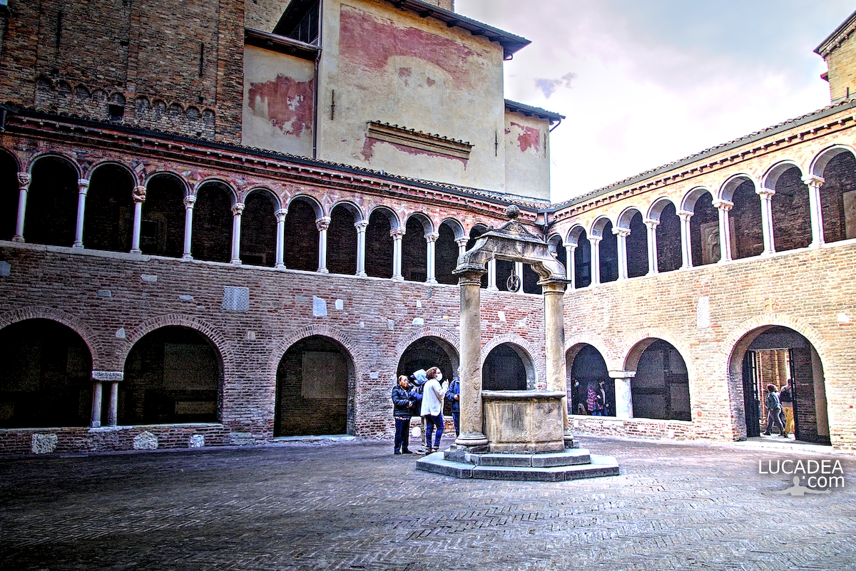 Il chiostro medievale delle Sette Chiese a Bologna