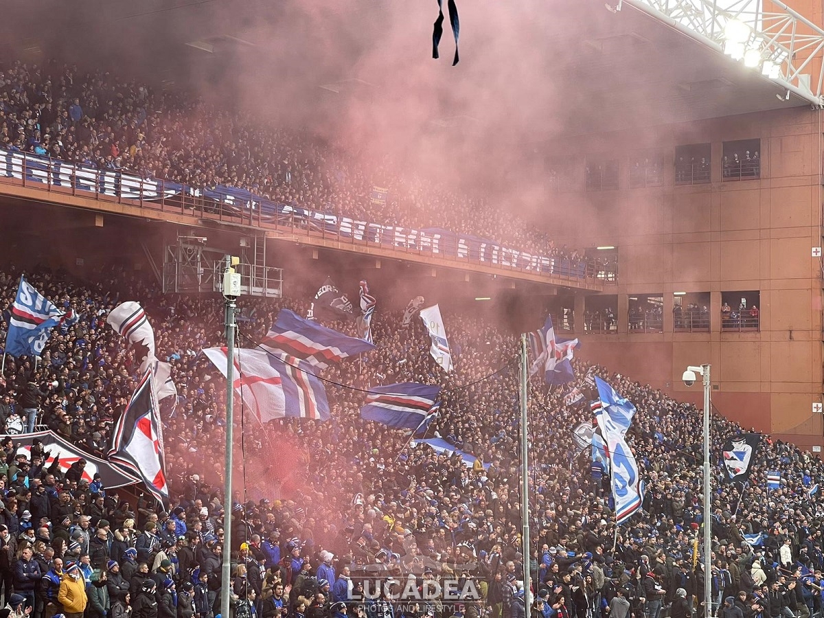 Sampdoria-Udinese-20222023-Sud-fumogeno-01