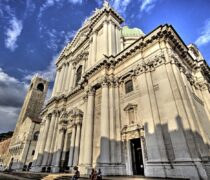 La Cattedrale o Duomo Nuovo di Santa Maria Assunta a Brescia