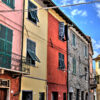 Le case colorate del centro storico di Brugnato in Liguria