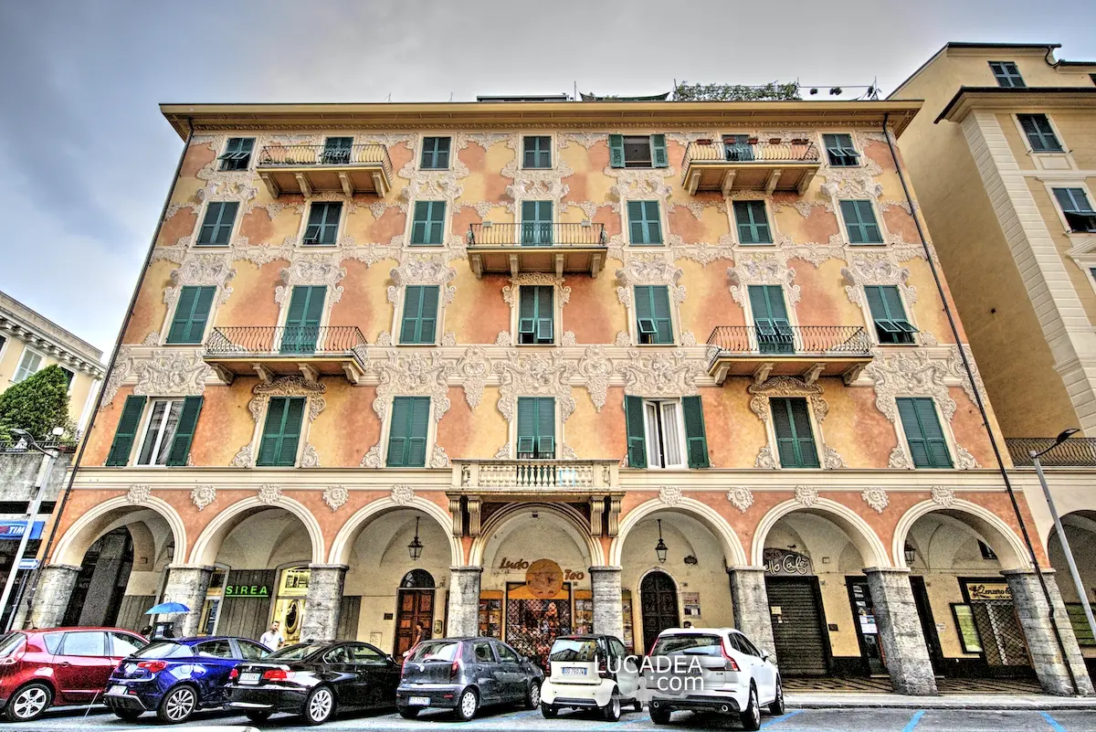 Un imponente e bel palazzo in Corso Garibaldi a Chiavari