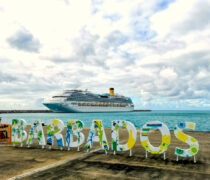 La Costa Fascinosa in porto a Bridgetown nell'isola di Barbados