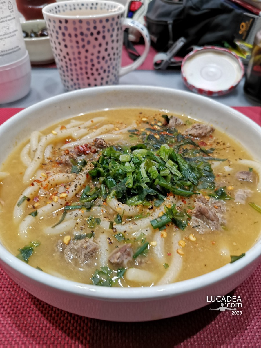 Zuppa vietnamita con Bánh canh