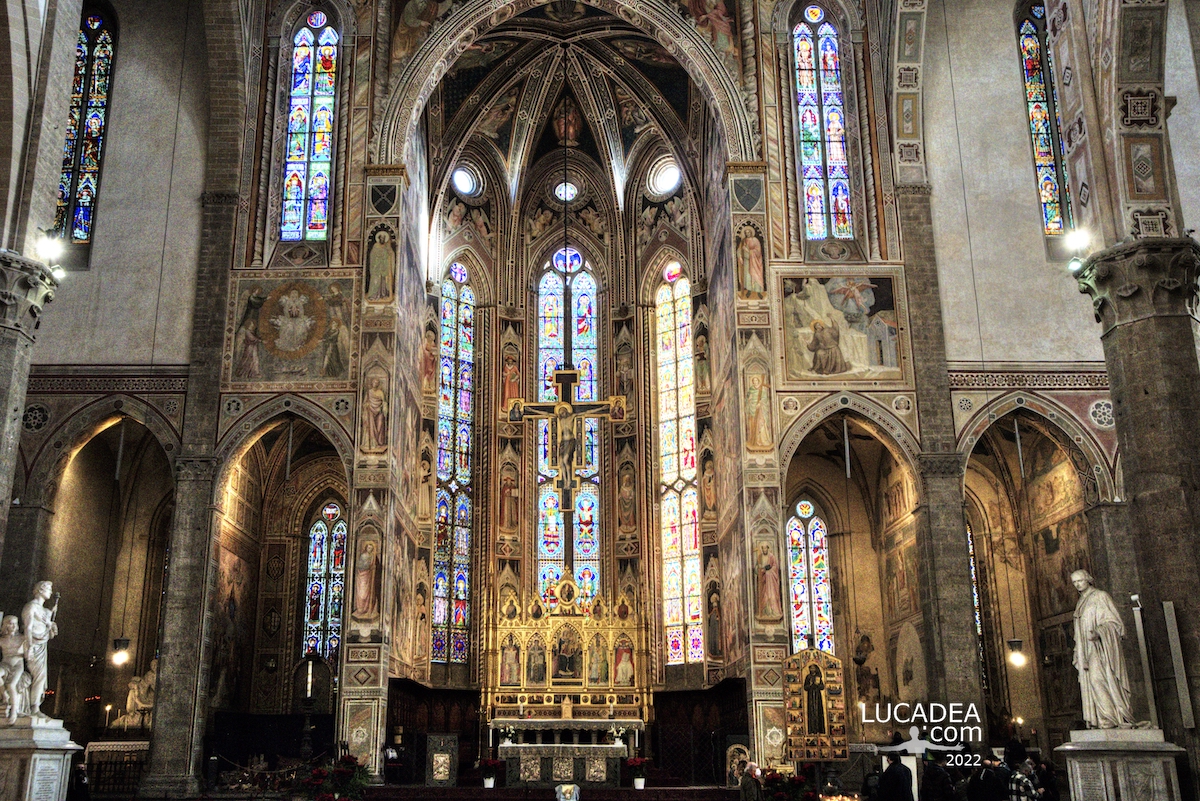 L'Altare Maggiore e l'abside della Basilica di Santa Croce a Firenze