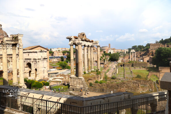 Passeggiando a Roma tra gli antichi e neravigliosi Fori Romani