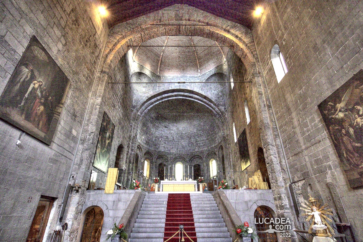 L'altare Maggiore della chiesa di Santo Stefano a Genova