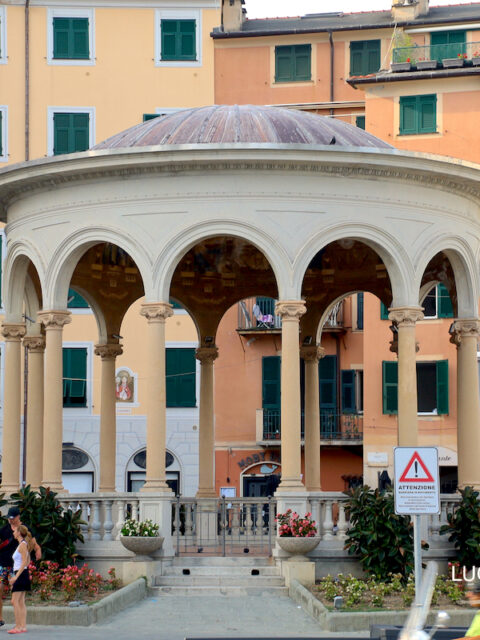 L'iconico Chiosco della Musica sul lungomare di Rapallo in Liguria