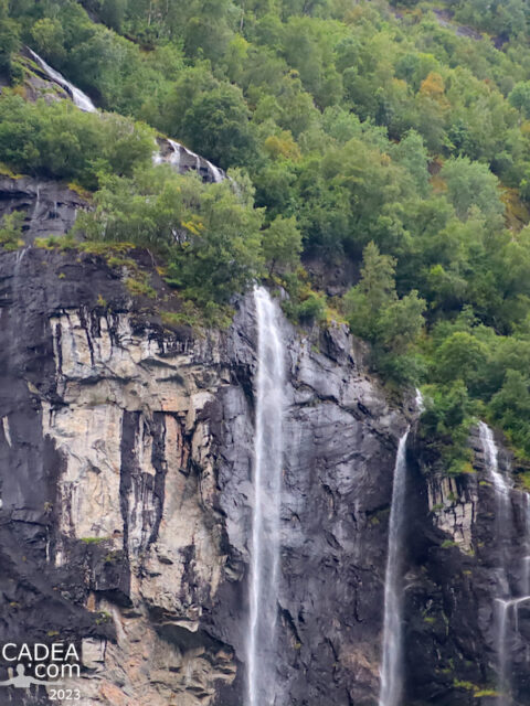 Alcune cascate che si ammirano nel Geirangerfjord in Norvegia