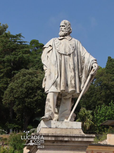 La statua dedicata a Giuseppe Garibaldi a Chiavari