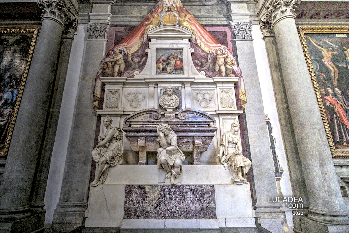 La tomba di Michelangelo in Santa Croce a Firenze