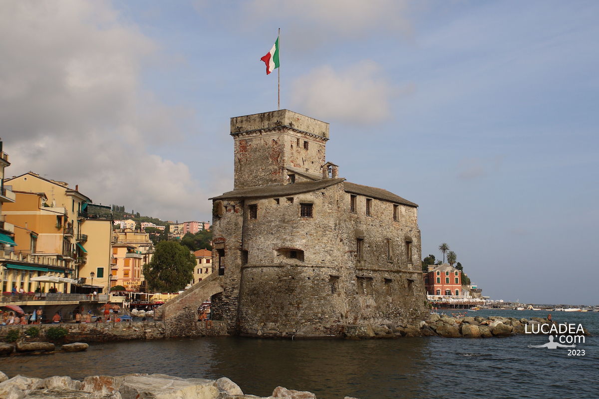 Il fascino del massiccio Castello di Rapallo