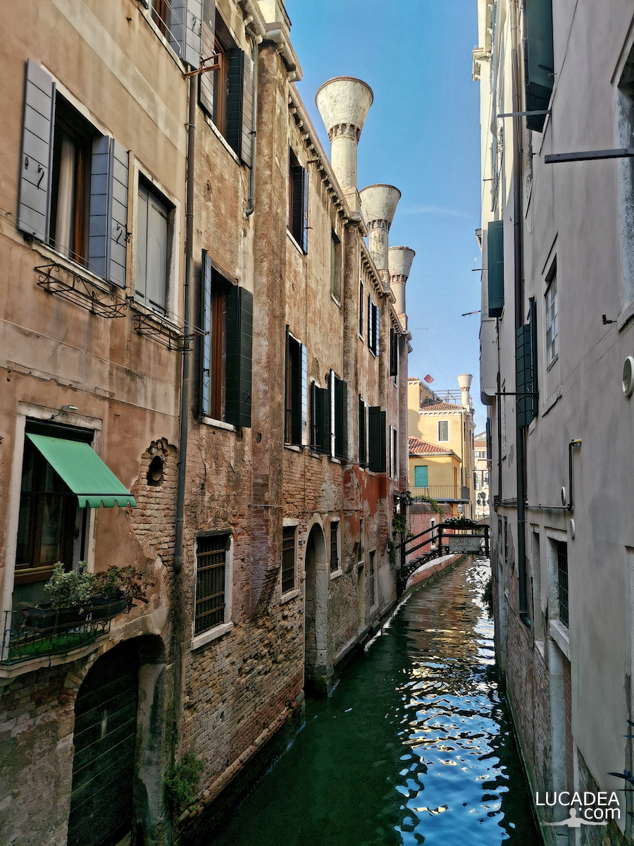 Un tipico canale della città di Venezia