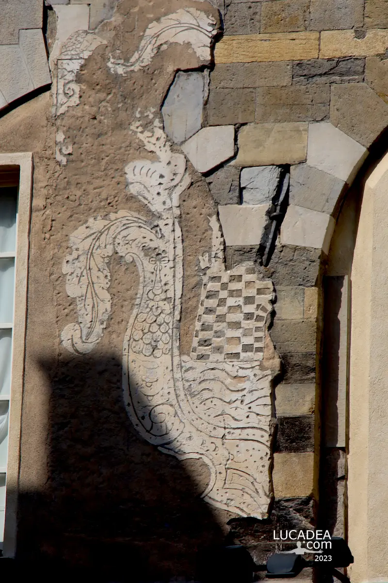 Un particolare del Palazzo dei Portici Neri a Chiavari