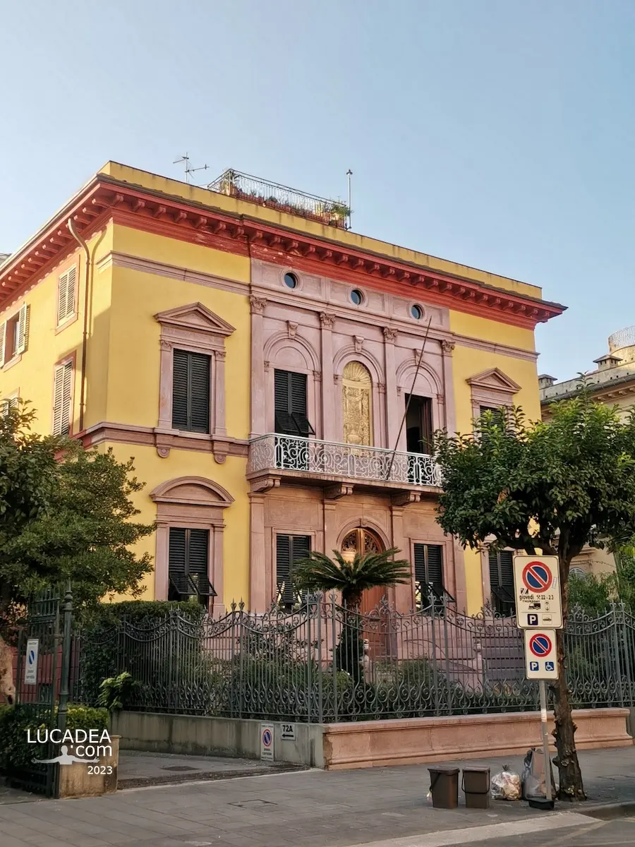 Una sontuosa villa in Viale Millo a Chiavari