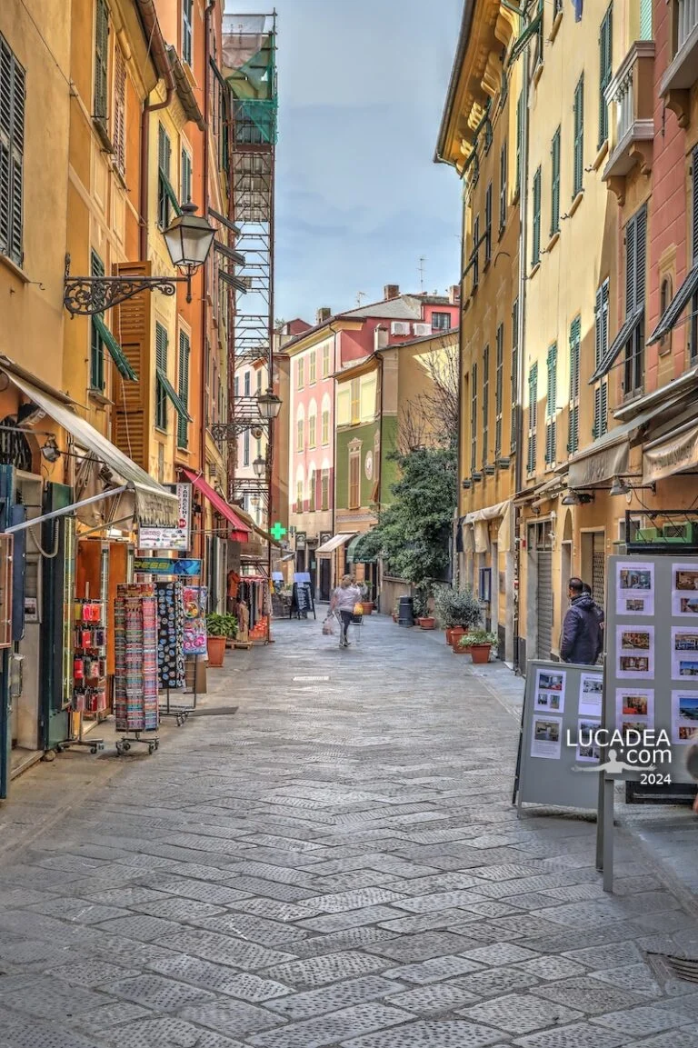 Il caruggio di Sestri Levante, cuore della cittadina