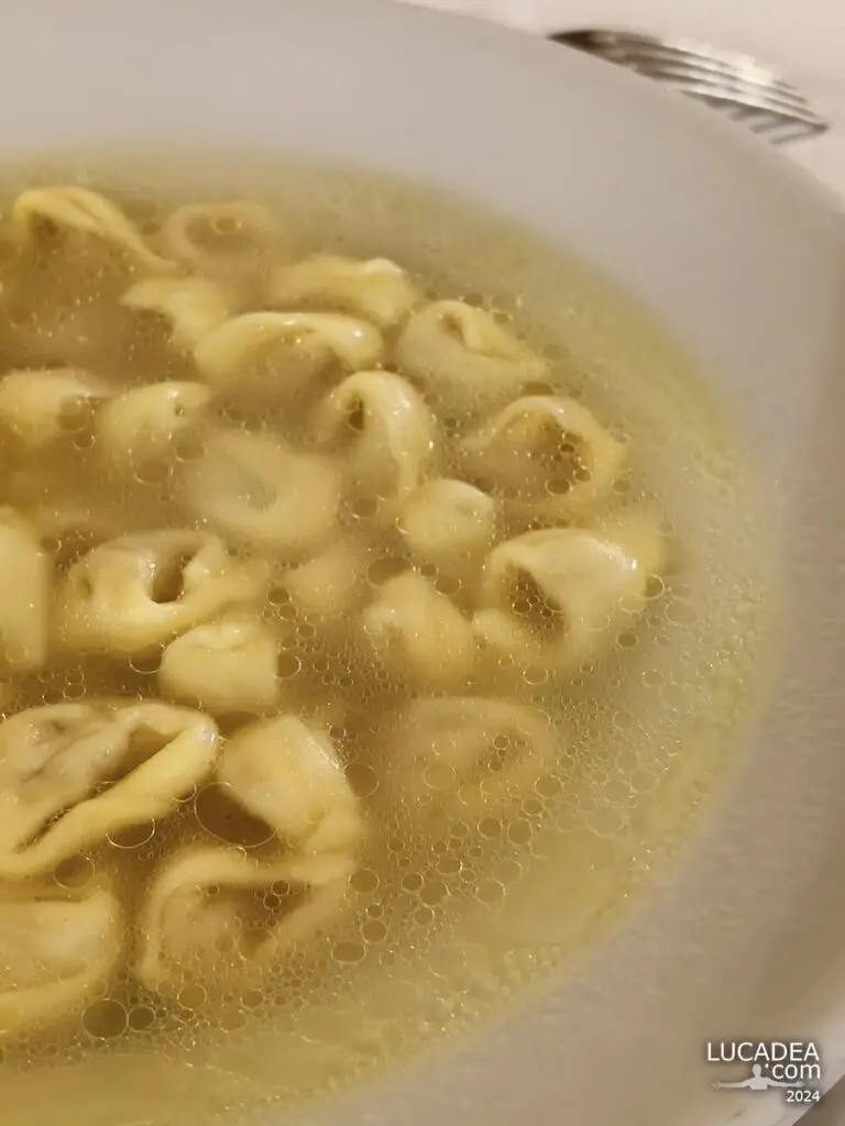 I tortellini in brodo, semplicità e gusto a Modena