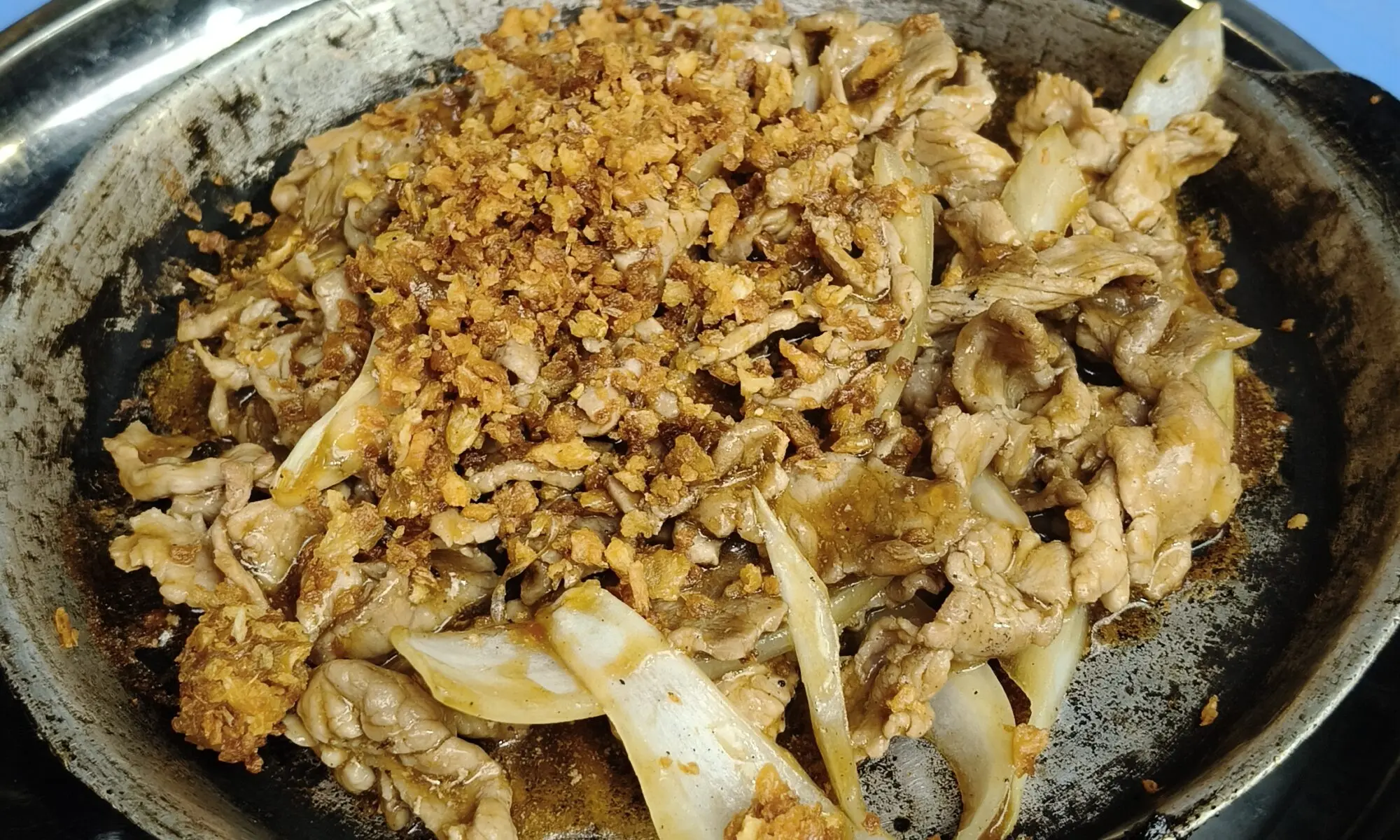 Bò xào tỏi ad Hanoi, amore e aglio