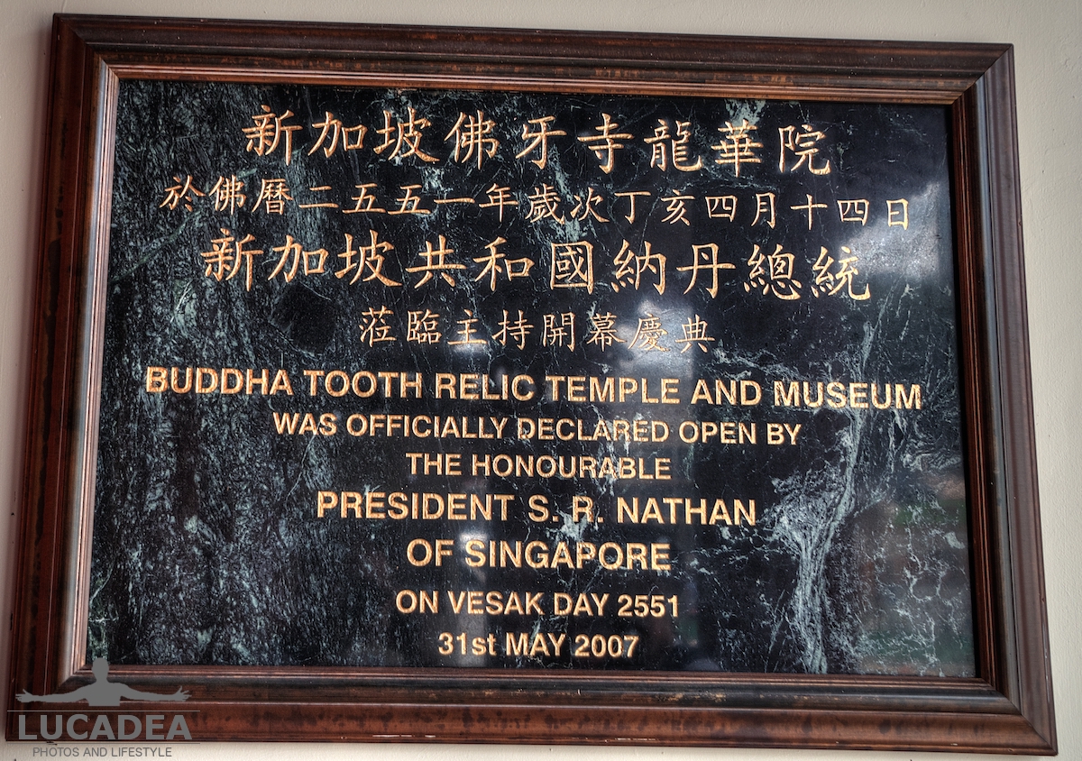 Buddha_Temple_Singapore_01b