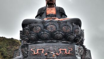 Buddha a Fansipan in Vietnam