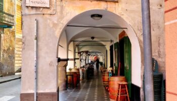 I portici di via Dante Alighieri a Lavagna